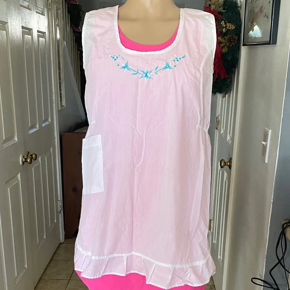 Vintage apron with blue embroidery